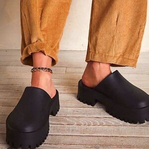 Jeffrey Campbell Play Clogge Lugged Lug Sole Platform Clogs Mule Black 10